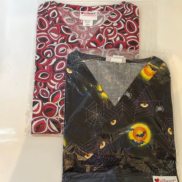 Scrub top bundle - Picture 2 of 3